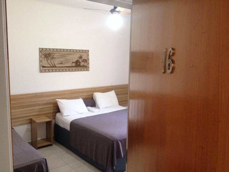 Pousada Parque Suites Estacionamento E Piscina Guarujá Chambre photo
